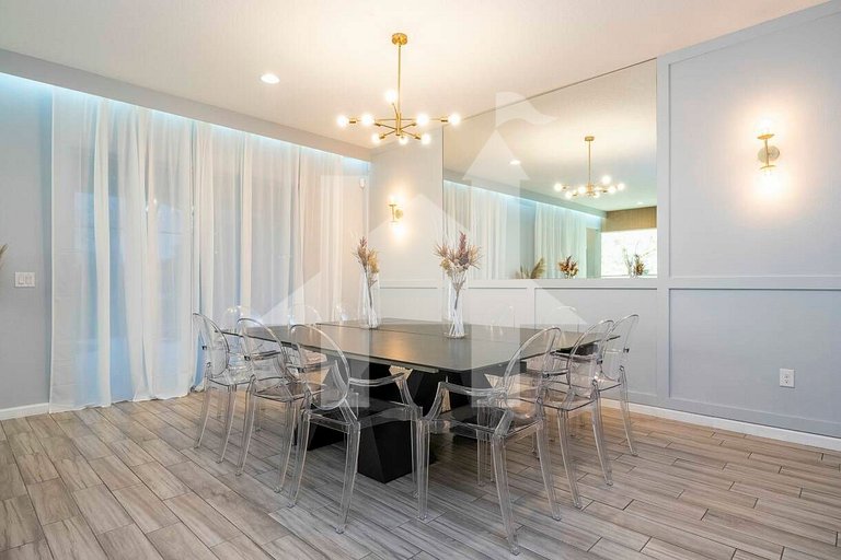 Vacation Home Near Disney, 12 bedrooms
