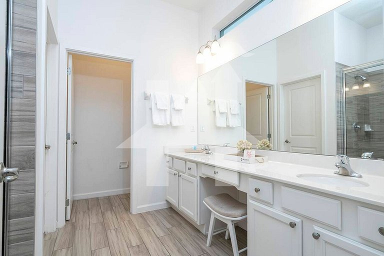 Vacation Home Near Disney, 12 bedrooms