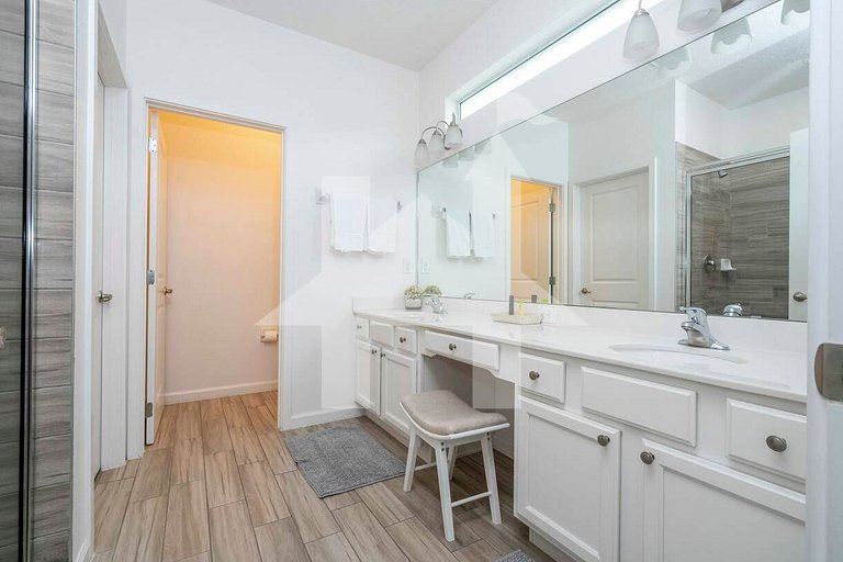 Vacation Home Near Disney, 12 bedrooms