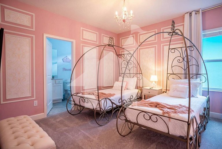 Vacation Home Near Disney, 11 bedrooms