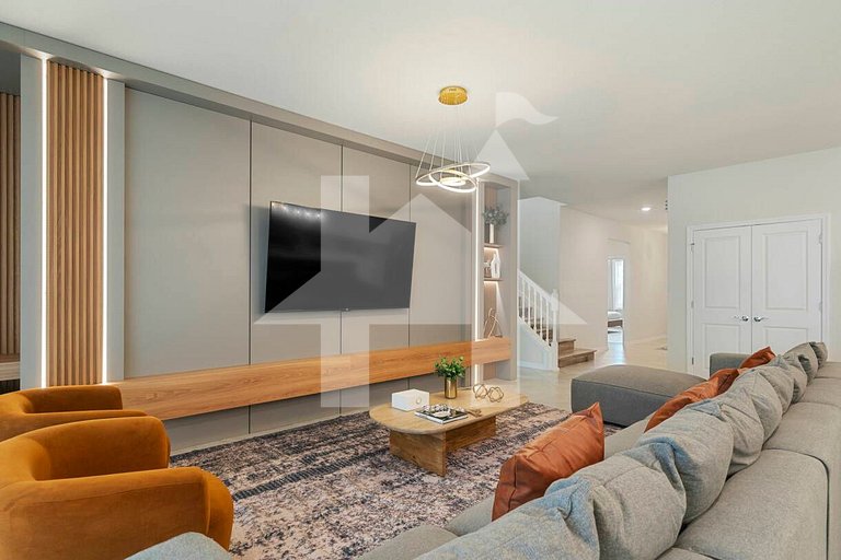 Vacation Home Near Disney, 10 bedrooms