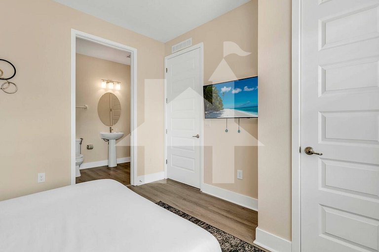 Vacation Home Near Disney, 9 bedrooms