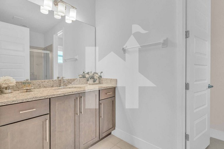 Vacation Home Near Disney, 9 bedrooms