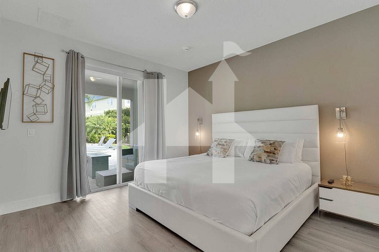Vacation Home Near Disney, 9 bedrooms