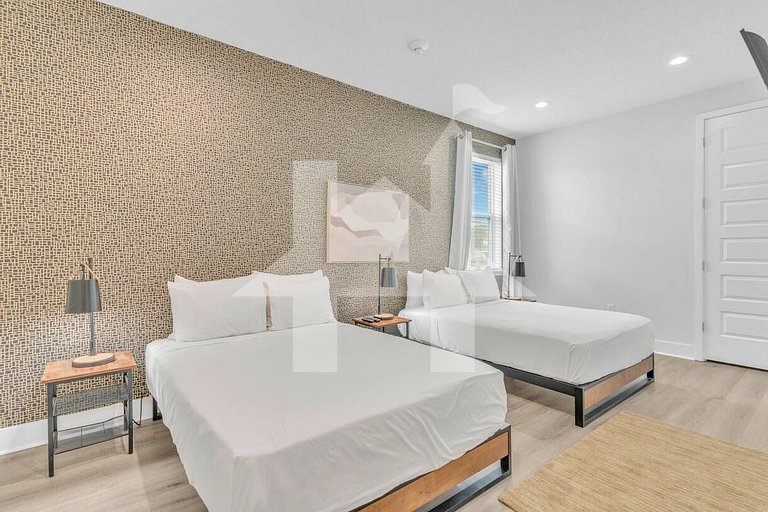 Vacation Home Near Disney, 9 bedrooms