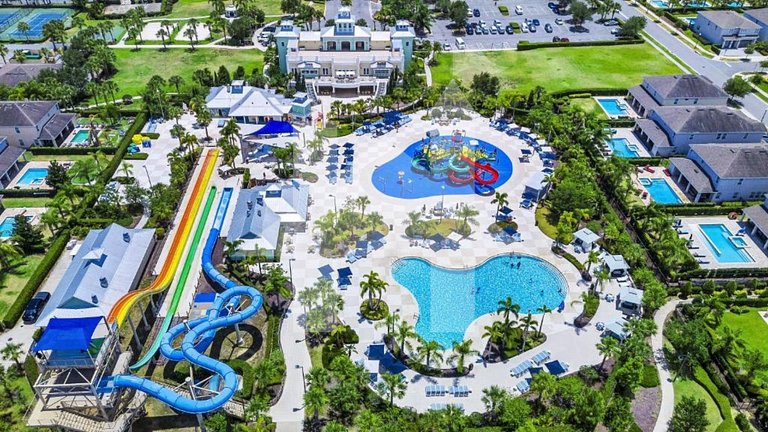 Vacation Home Near Disney, 9 bedrooms