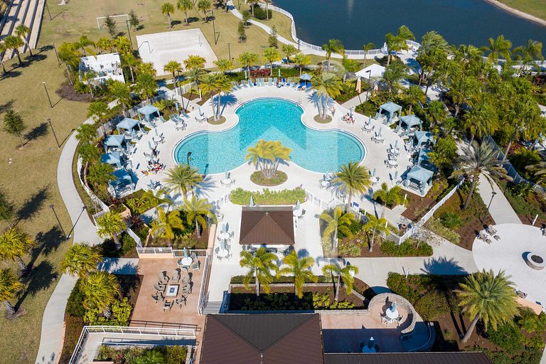 Vacation Home Near Disney, 9 bedrooms