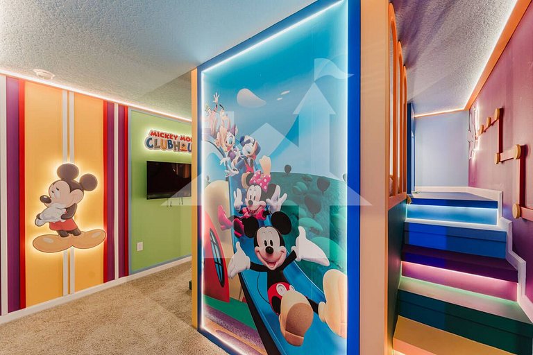 Vacation Home Near Disney, 9 bedrooms