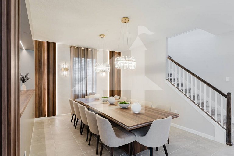Vacation Home Near Disney, 9 bedrooms