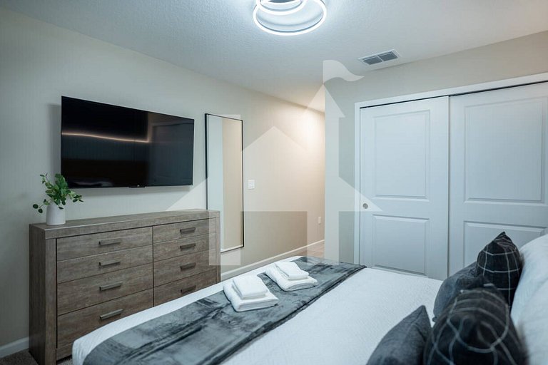 Vacation Home Near Disney, 9 bedrooms