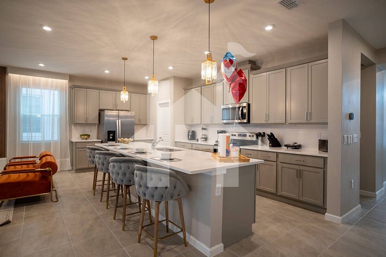 Vacation Home Near Disney, 9 bedrooms