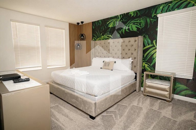 Vacation Home Near Disney, 6 bedrooms