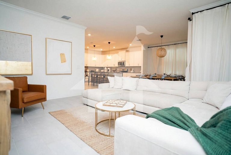 Vacation Home Near Disney, 6 bedrooms