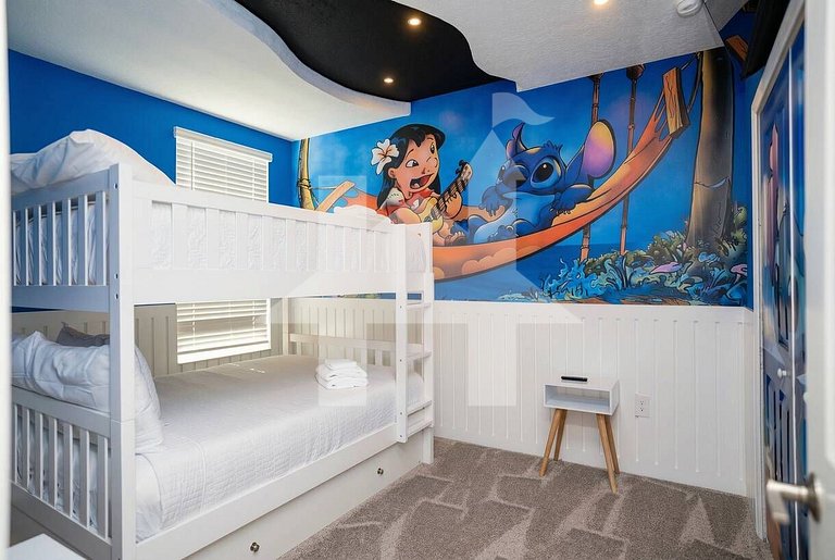 Vacation Home Near Disney, 6 bedrooms
