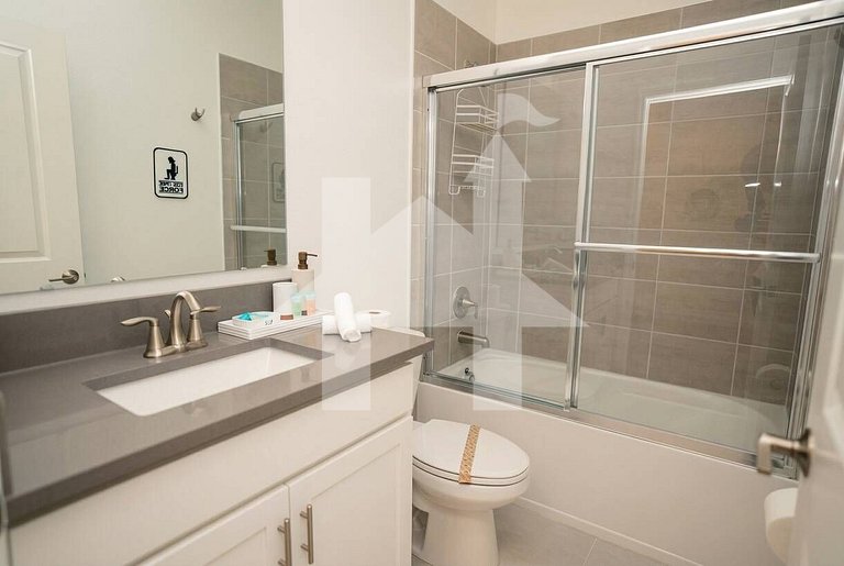 Vacation Home Near Disney, 6 bedrooms