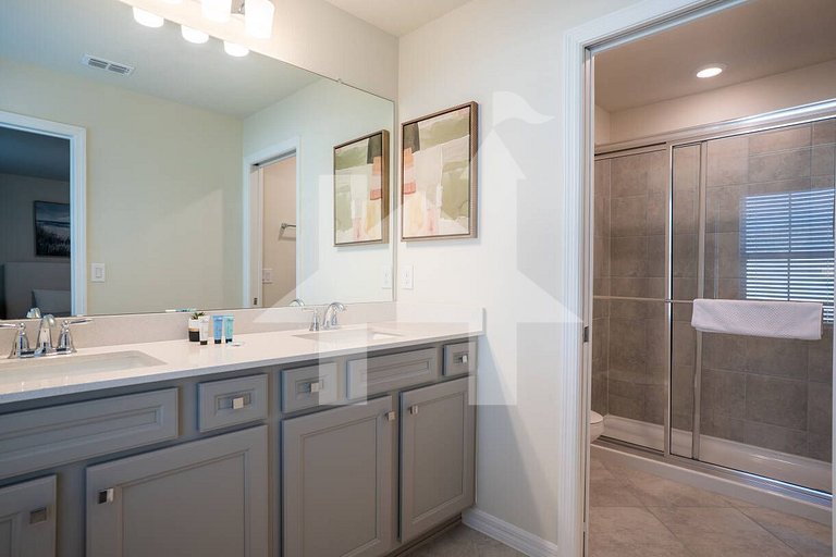 Vacation Home Near Disney, 6 bedrooms