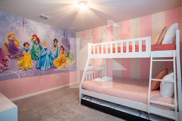 Vacation Home Near Disney, 6 bedrooms