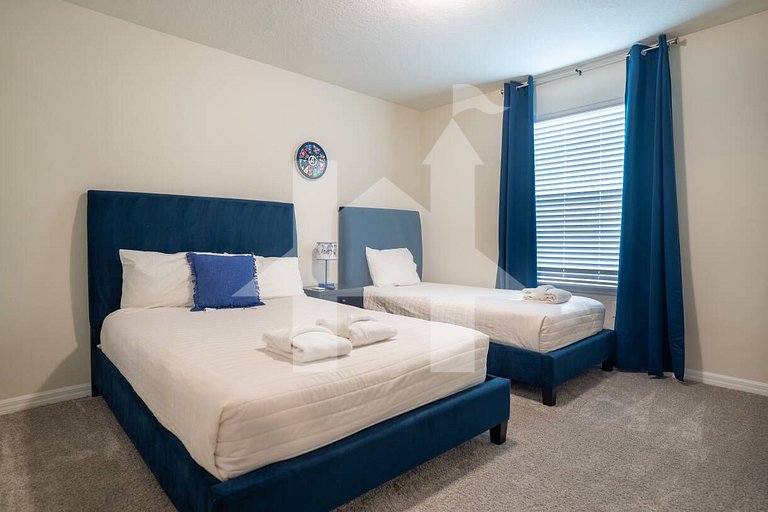Vacation Home Near Disney, 6 bedrooms