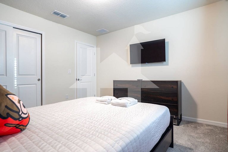 Vacation Home Near Disney, 6 bedrooms