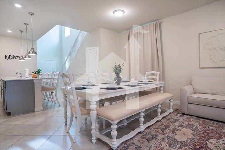 Vacation Home Near Disney, 6 bedrooms