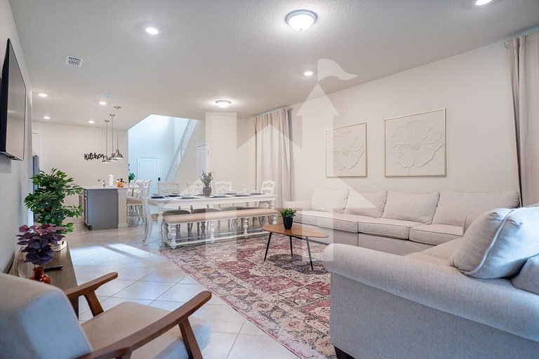 Vacation Home Near Disney, 6 bedrooms