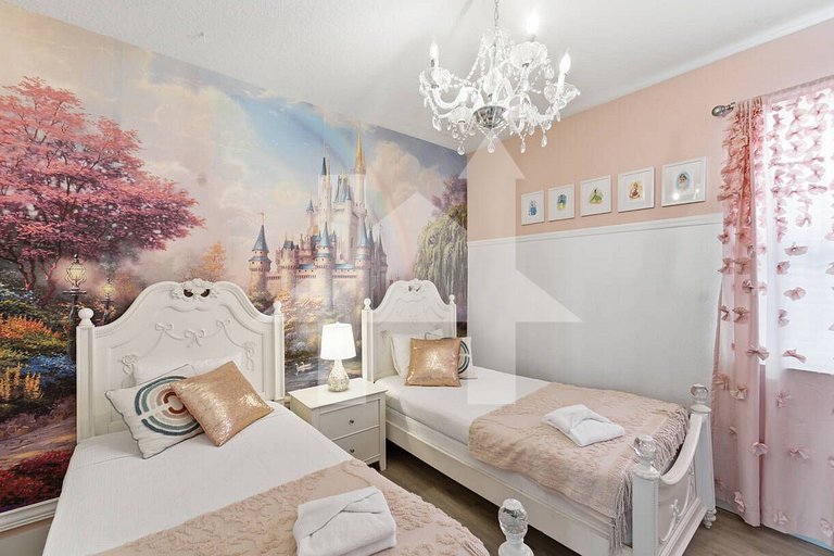 Vacation Home Near Disney, 7 bedrooms