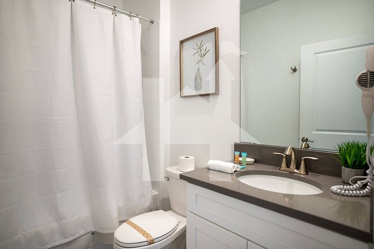Vacation Home Near Disney, 6 bedrooms