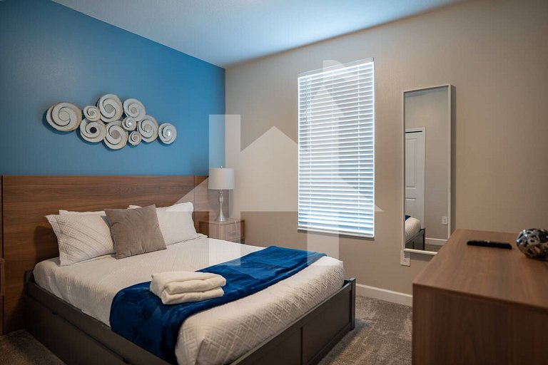 Vacation Home Near Disney, 6 bedrooms