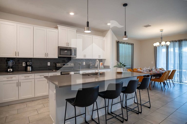 Vacation Home Near Disney, 6 bedrooms