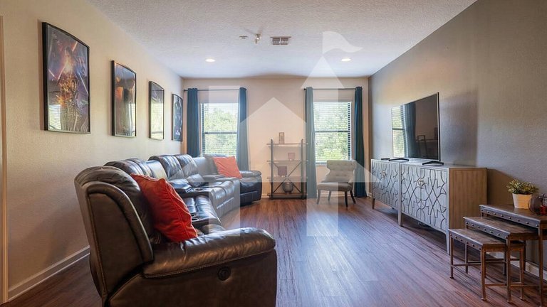 Vacation Home Near Disney, 6 bedrooms