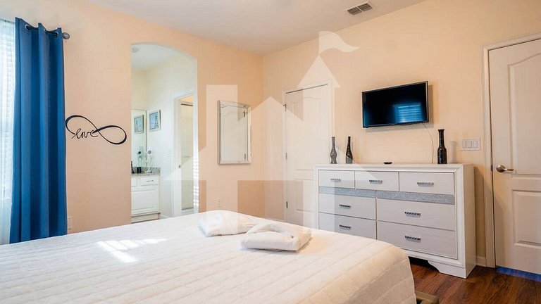 Vacation Home Near Disney, 6 bedrooms
