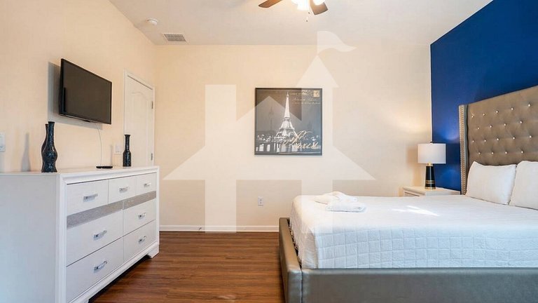 Vacation Home Near Disney, 6 bedrooms