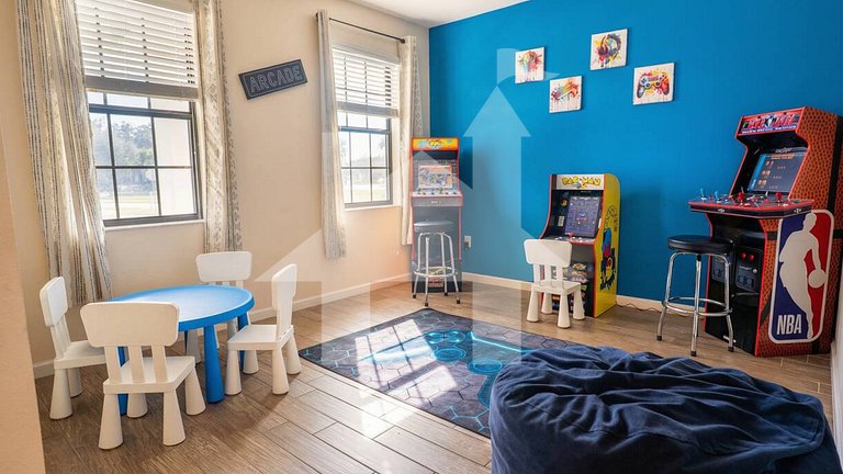 Vacation Home Near Disney, 6 bedrooms