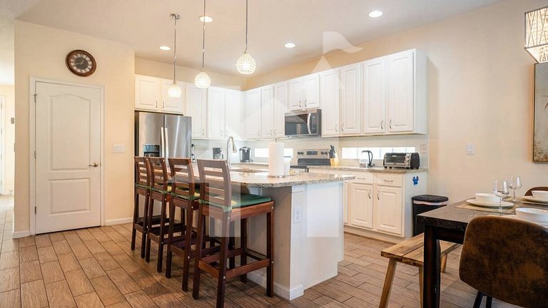 Vacation Home Near Disney, 6 bedrooms