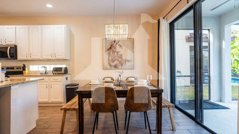 Vacation Home Near Disney, 6 bedrooms