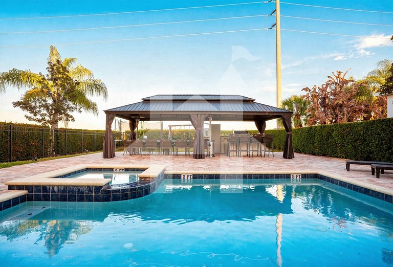Vacation Home Near Disney, 6 bedrooms