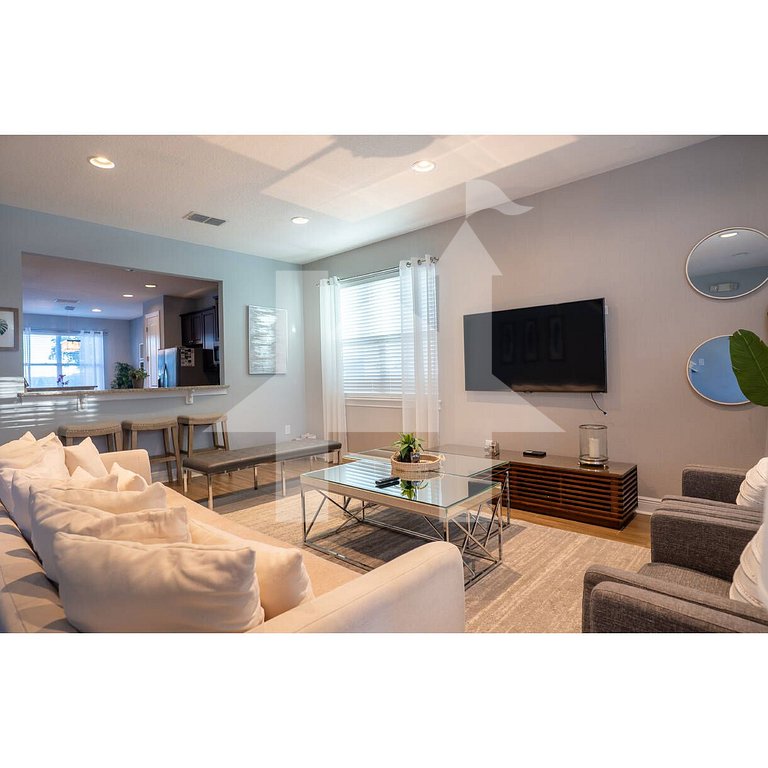 Vacation Home Near Disney, 6 bedrooms