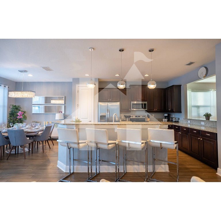 Vacation Home Near Disney, 6 bedrooms