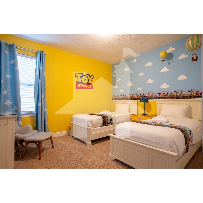 Vacation Home Near Disney, 6 bedrooms
