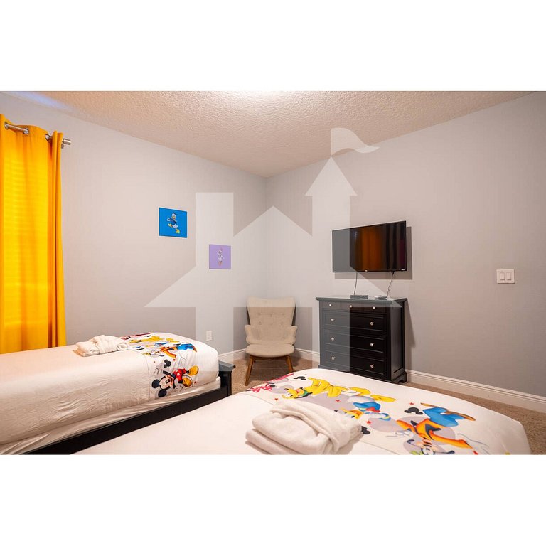 Vacation Home Near Disney, 6 bedrooms