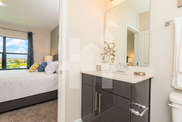 Vacation Home Near Disney, 5 bedrooms