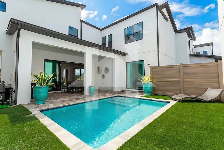 Vacation Home Near Disney, 5 bedrooms