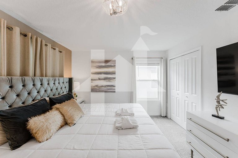 Vacation Home Near Disney, 5 bedrooms