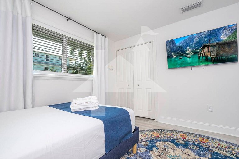 Vacation Home Near Disney, 4 bedrooms