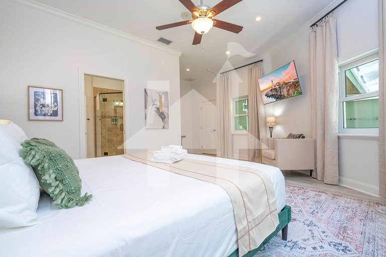 Vacation Home Near Disney, 4 bedrooms