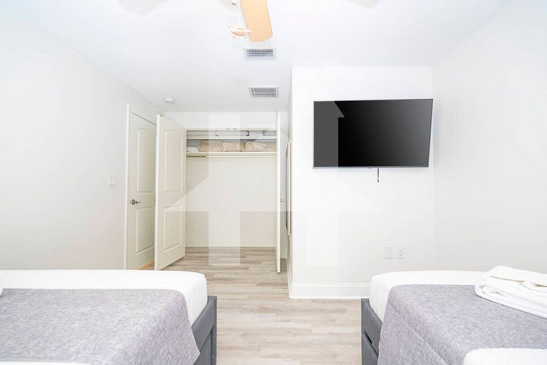 Vacation Home Near Disney, 4 bedrooms