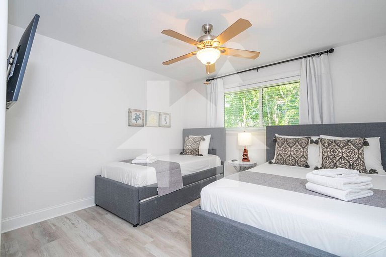 Vacation Home Near Disney, 4 bedrooms