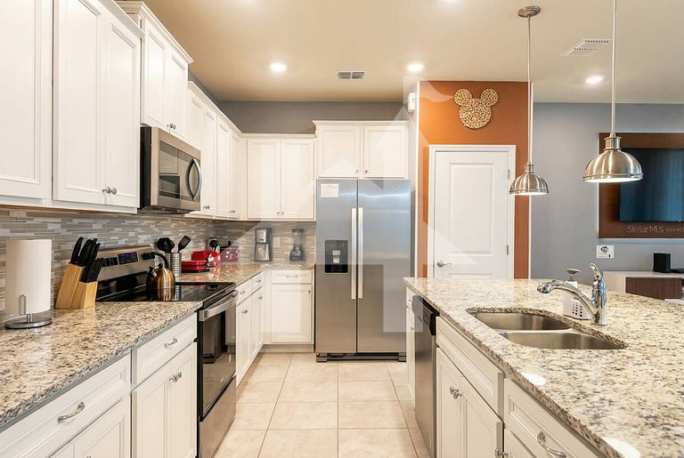 Vacation Home Near Disney, 5 bedrooms