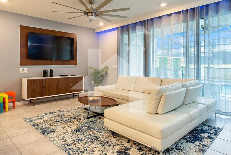 Vacation Home Near Disney, 5 bedrooms
