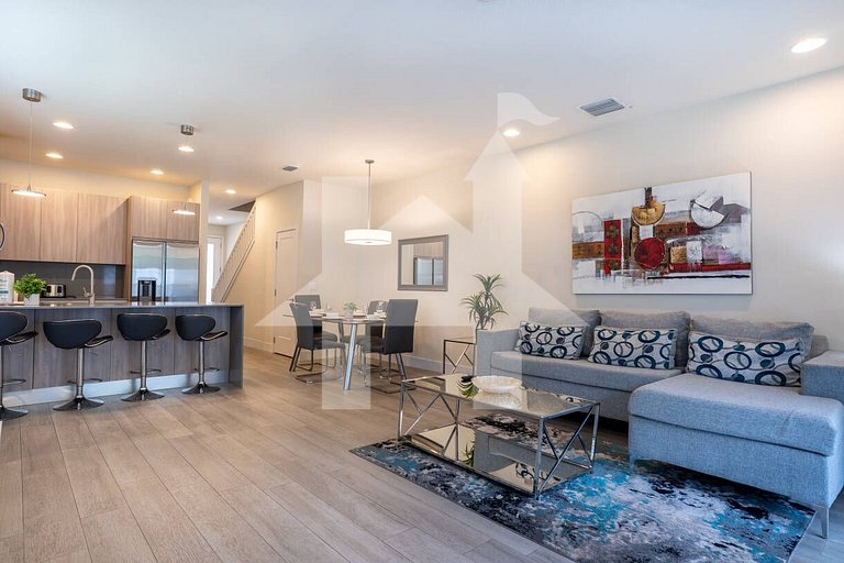 Vacation Home Near Disney, 4 bedrooms